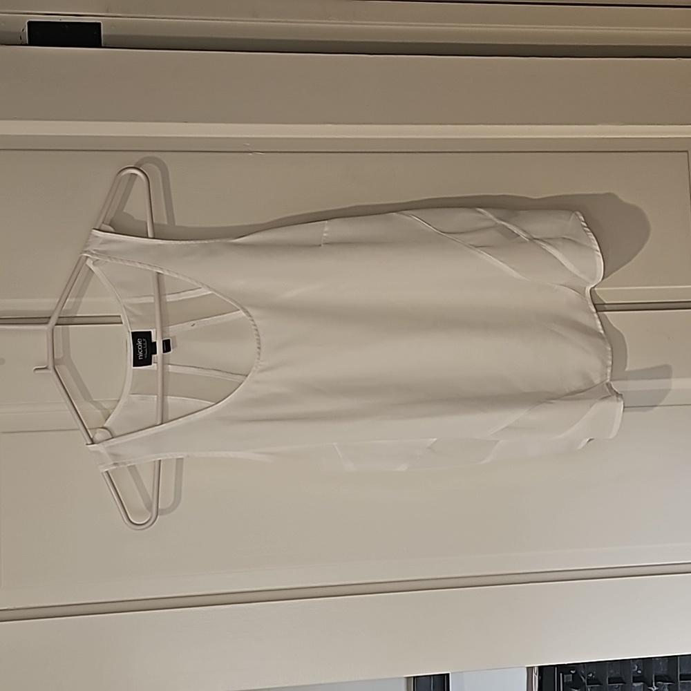 nicole, white tank top, size M